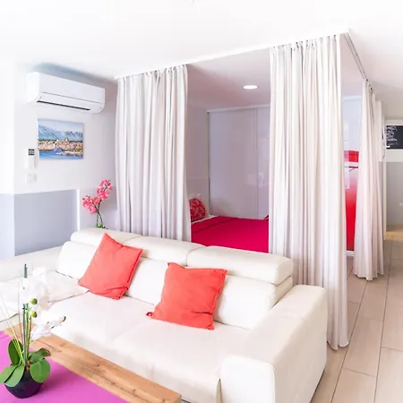 Apartment Palada 1